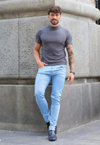 Camiseta Slim Cuello Medio Gris