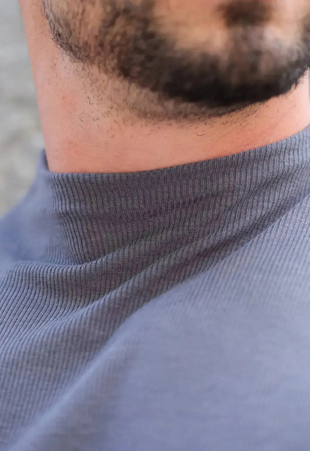 Camiseta Slim Cuello Medio Gris