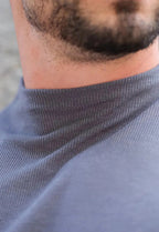 Camiseta Slim Cuello Medio Gris