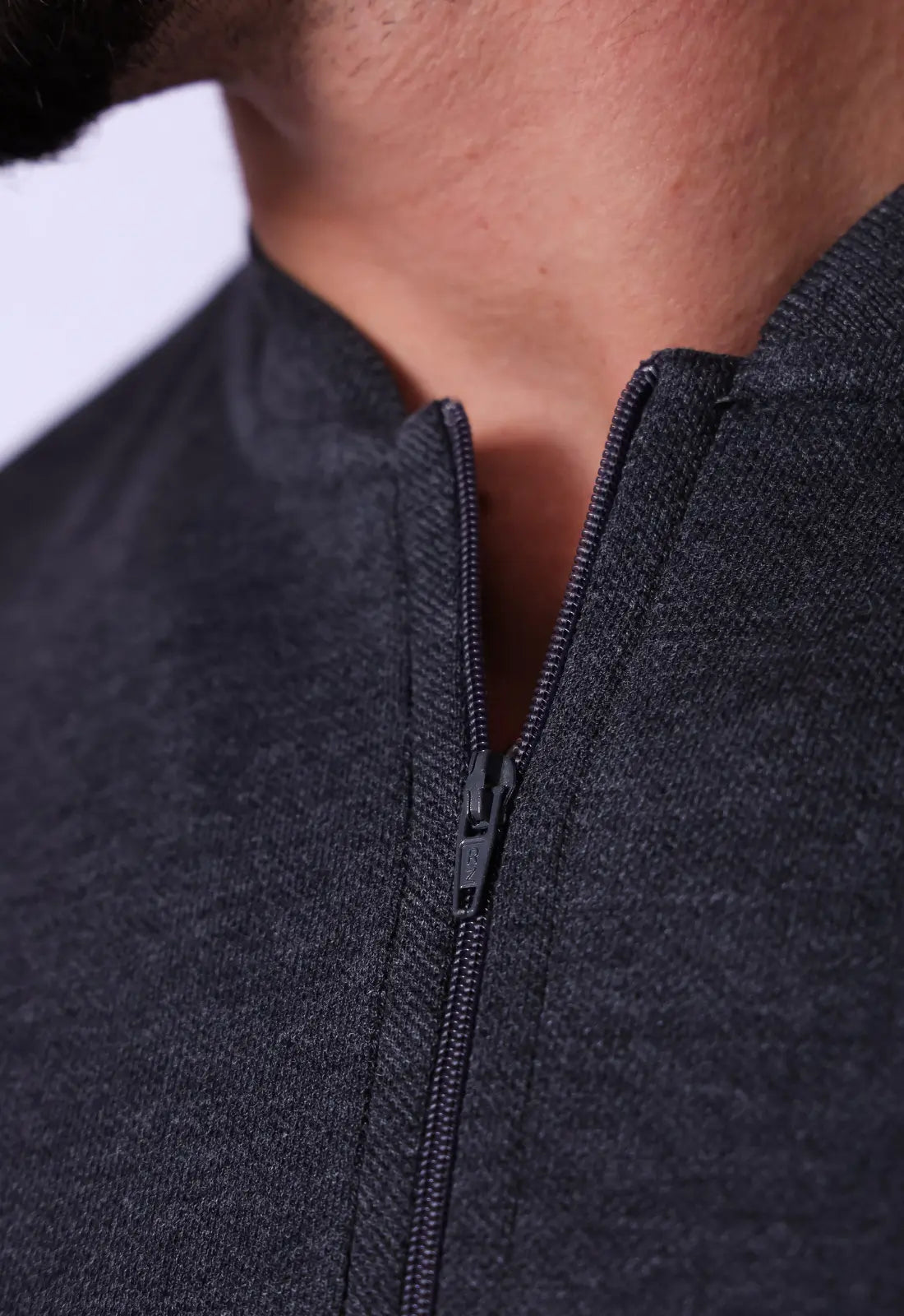 Camiseta con cuello padre y cremallera