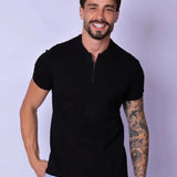 Camiseta Negra con Cuello Padre y Cremallera