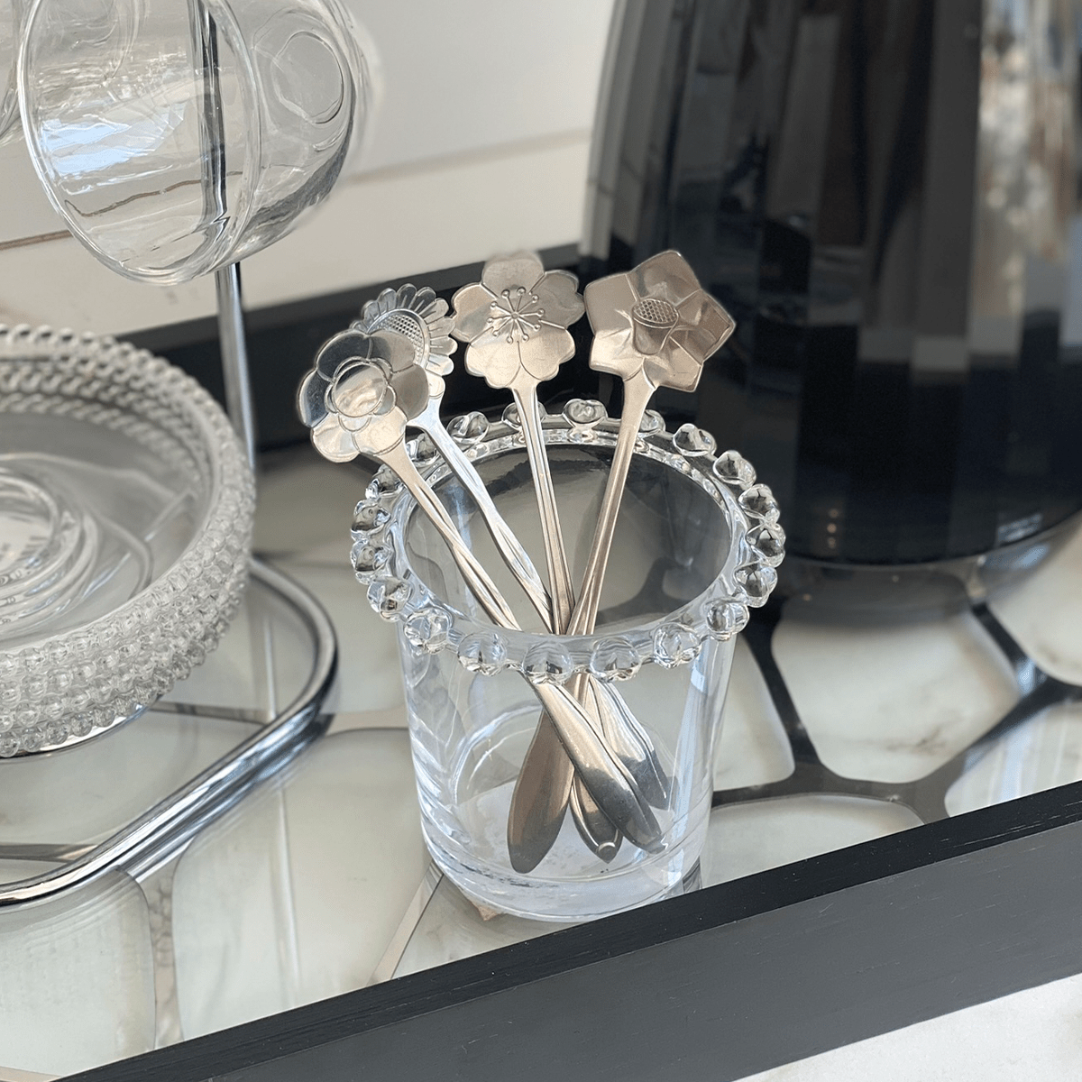 Vaso de Cristal de Plomo para Cubiertos con Detalles en Forma de Corazón