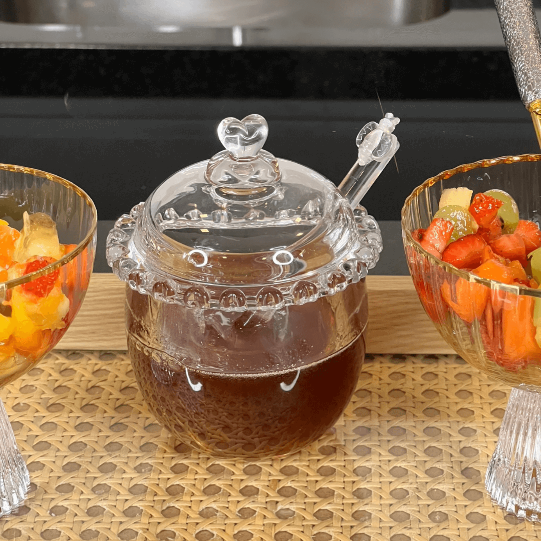 Tarro de Cristal de Plomo con Pinza y Detalles en Forma de Corazón