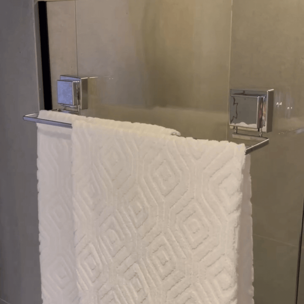 Toallero Doble con Ventosa 45cm Cromado